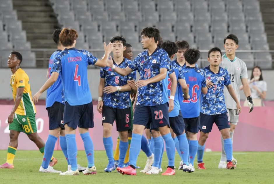 世预赛：日本2:0沙特，喜提三连胜(世界杯2022亚洲预选赛日本vs沙特)