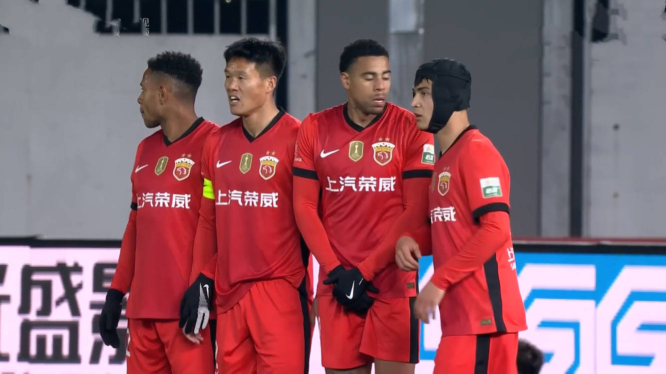 包含海港2-1逆袭新鹏城，蒯纪闻首发登场，李新翔进球扳平蓉城！的词条