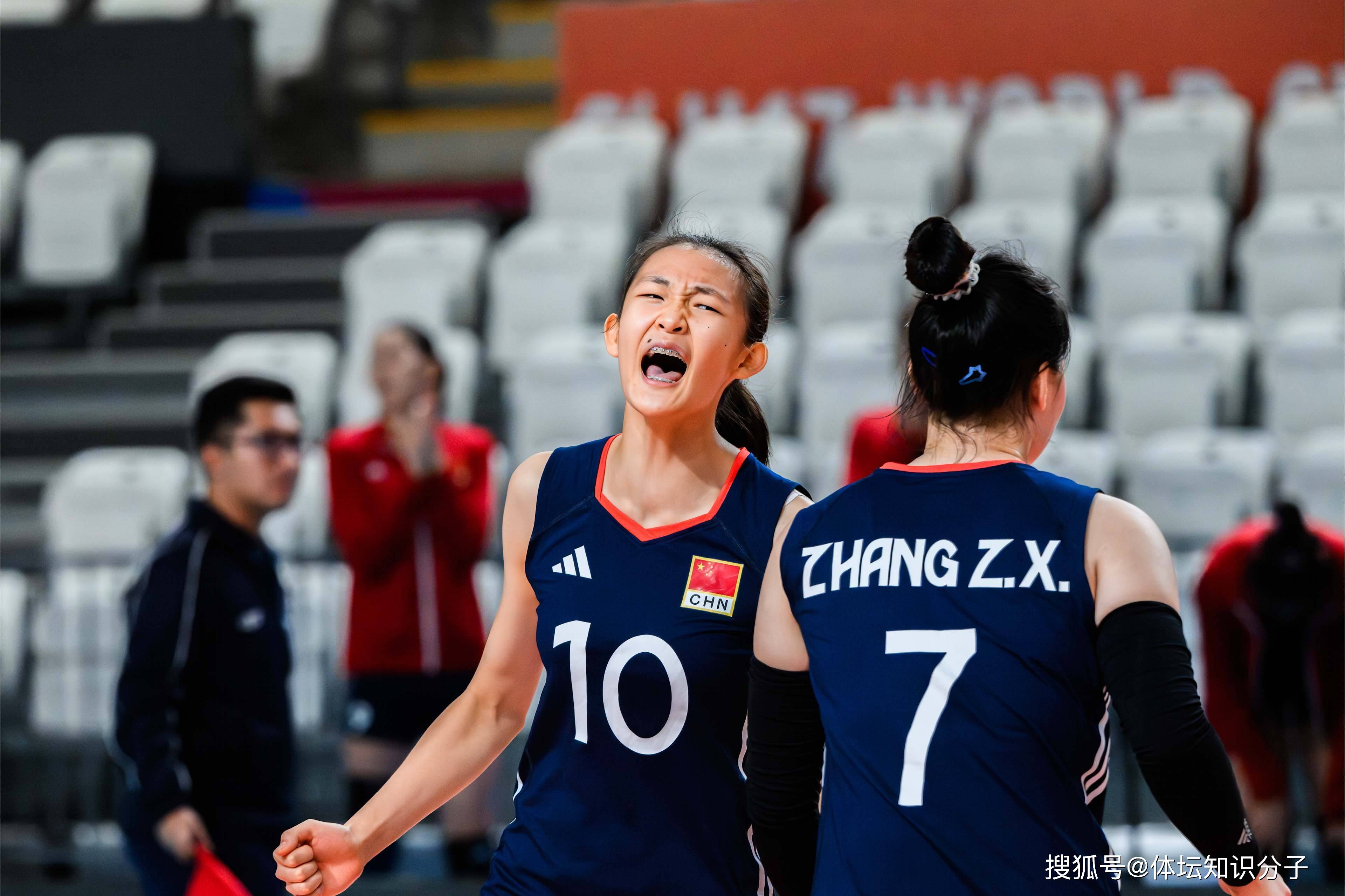 中国女排17岁1米88重炮崛起!升任队长攻防一体冲八强的简单介绍